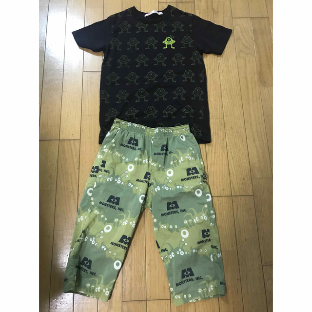 UNIQLO(ユニクロ)のモンスターズインク上下セット140 キッズ/ベビー/マタニティのキッズ服男の子用(90cm~)(パジャマ)の商品写真