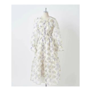 ナイスクラップ(NICE CLAUP)の完売品！　NICE CLAUP ボレロ付き　花柄　ワンピース　セットアップ(ロングワンピース/マキシワンピース)