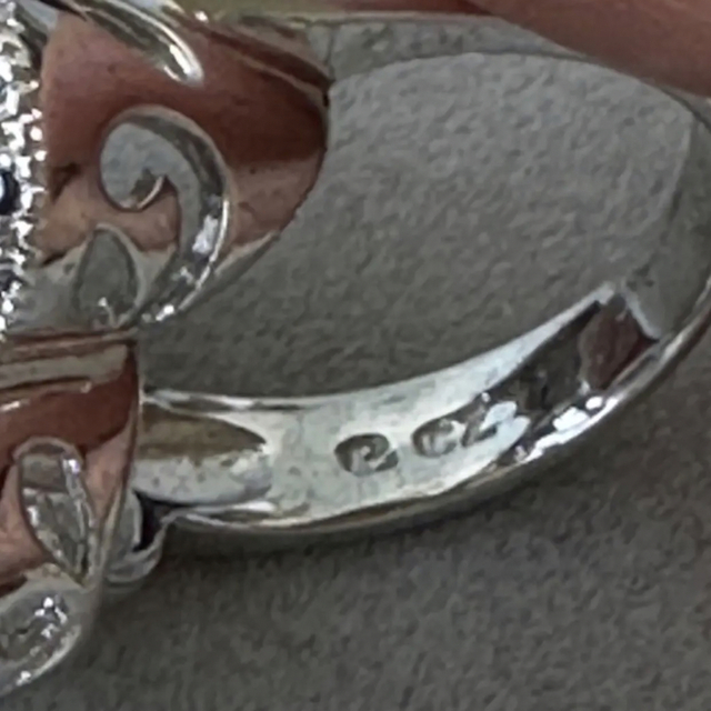 天然ブラックオニキスリング　指輪　大振りRoss Simonsイタリア レディースのアクセサリー(リング(指輪))の商品写真