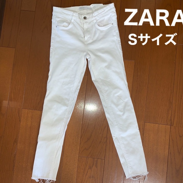 ZARA(ザラ)の美品・ZARA Trafaluc denimwear・Sサイズ・ホワイトスキニー レディースのパンツ(デニム/ジーンズ)の商品写真