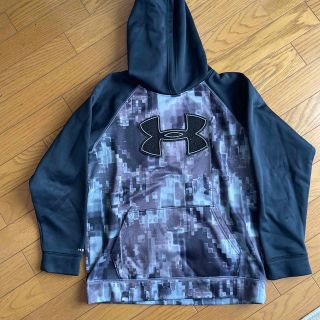 アンダーアーマー(UNDER ARMOUR)のアンダーアーマー　パーカーYXL(ジャケット/上着)