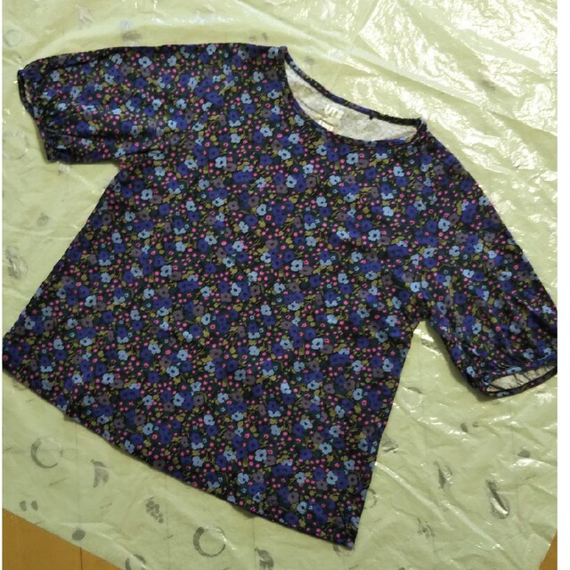 UNIQLO(ユニクロ)のユニクロ ANNA SUI カットソー 150 キッズ/ベビー/マタニティのキッズ服女の子用(90cm~)(Tシャツ/カットソー)の商品写真