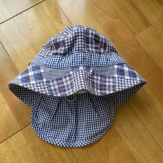西松屋(ニシマツヤ)の子供用帽子　日除けつき　46cm キッズ/ベビー/マタニティのこども用ファッション小物(帽子)の商品写真