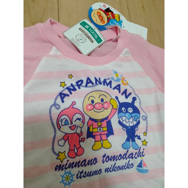 新品アンパンマン　パジャマ　ピンクサイズ　95cm キッズ/ベビー/マタニティのキッズ服女の子用(90cm~)(パジャマ)の商品写真