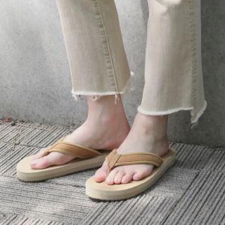 ドゥーズィエムクラス(DEUXIEME CLASSE)の【新品未使用】Deuxieme Classe SUICOKE トングサンダル(サンダル)