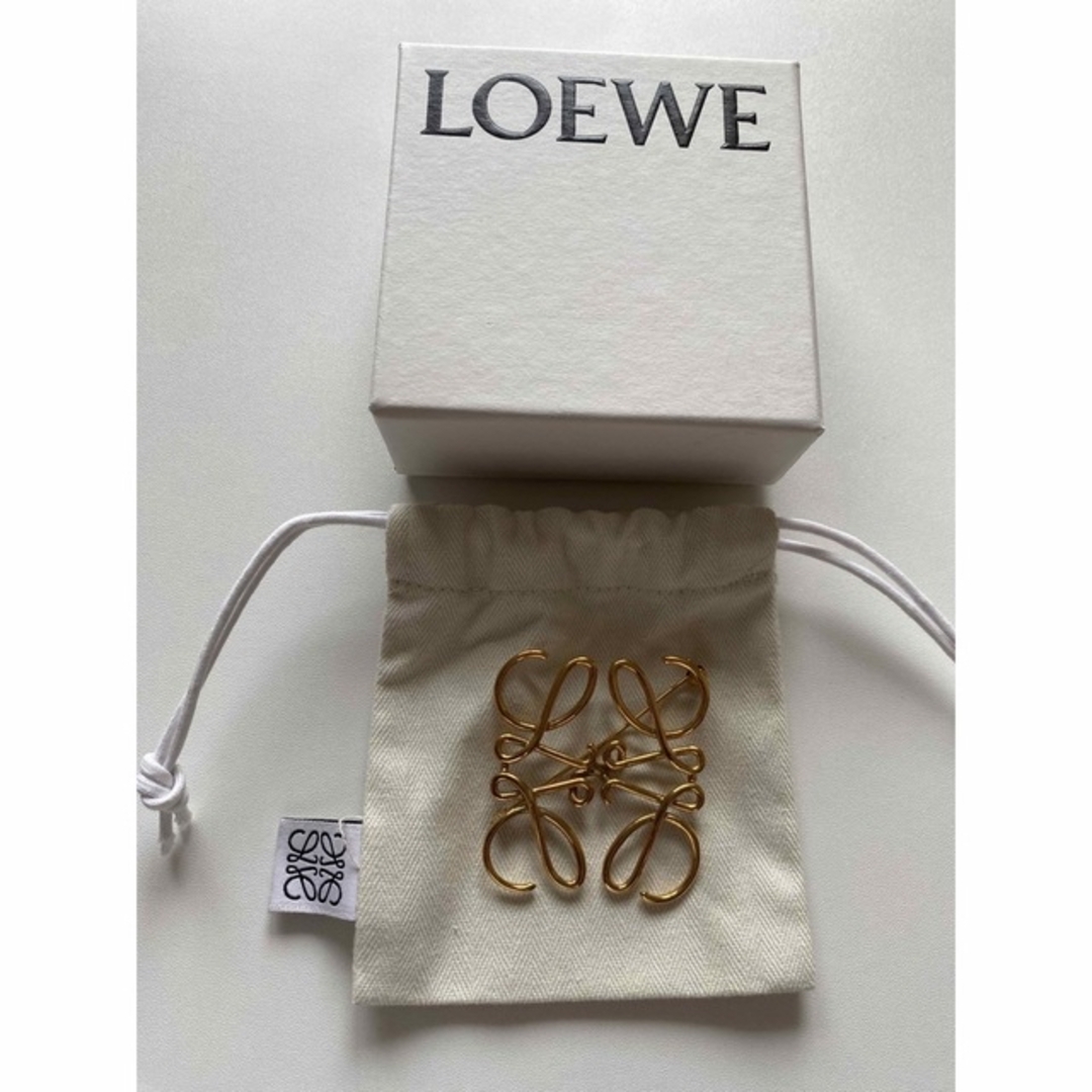 《 新品未使用 》LOEWEブローチ ゴールド ／ 箱付き????／即購入OK❣️