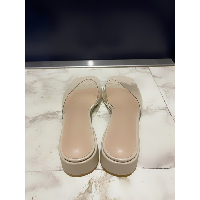 H&M(エイチアンドエム)のGRL★スクエアトゥサンダル レディースの靴/シューズ(サンダル)の商品写真