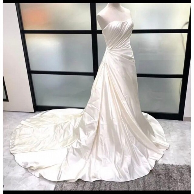 White One  ウェディングドレス　結婚式 レディースのフォーマル/ドレス(ウェディングドレス)の商品写真