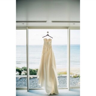 White One  ウェディングドレス　結婚式(ウェディングドレス)
