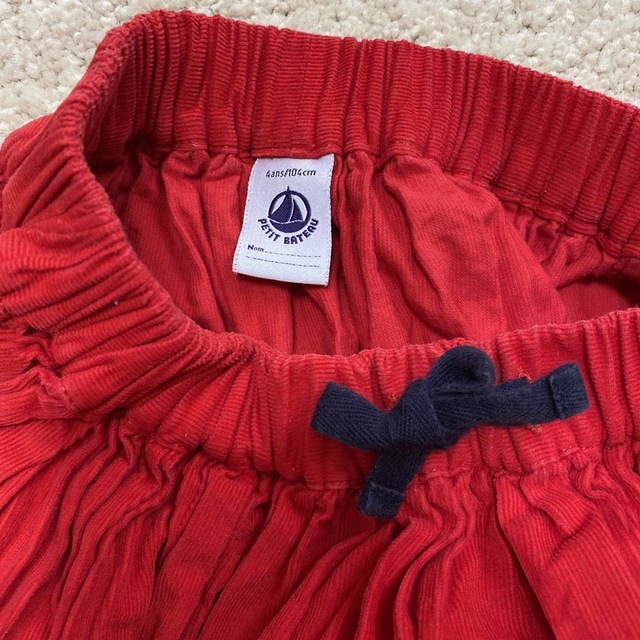 PETIT BATEAU(プチバトー)のプチバトー  スカート 赤 4ans/104cm キッズ/ベビー/マタニティのキッズ服女の子用(90cm~)(スカート)の商品写真