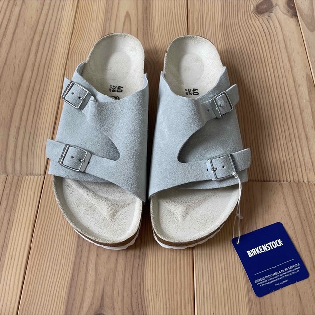 BIRKENSTOCK(ビルケンシュトック)の新品未使用　ビルケンシュトック　チューリッヒ　ホワイトグレー　サイズ40 メンズの靴/シューズ(サンダル)の商品写真