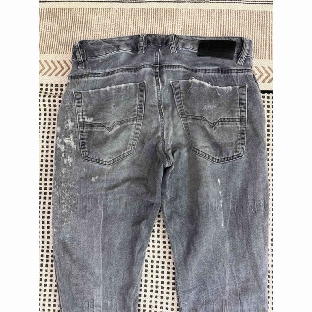 DIESEL(ディーゼル)のDieselデニム　KROOLEYJOGG TAPERED メンズのパンツ(デニム/ジーンズ)の商品写真