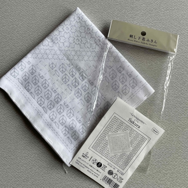 OLYMPUS(オリンパス)の刺し子布　オリンパス　サクラSakura ハンドメイドの素材/材料(生地/糸)の商品写真