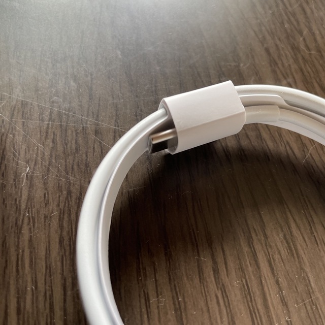 Apple(アップル)の【Apple純正】USB-C - Lightningケーブル（1 m）2個セット スマホ/家電/カメラのスマートフォン/携帯電話(バッテリー/充電器)の商品写真