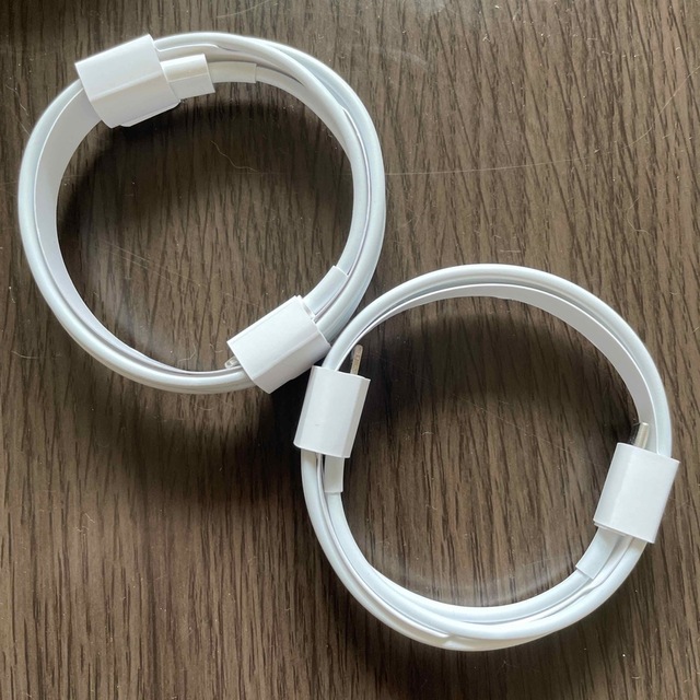 Apple(アップル)の【Apple純正】USB-C - Lightningケーブル（1 m）2個セット スマホ/家電/カメラのスマートフォン/携帯電話(バッテリー/充電器)の商品写真