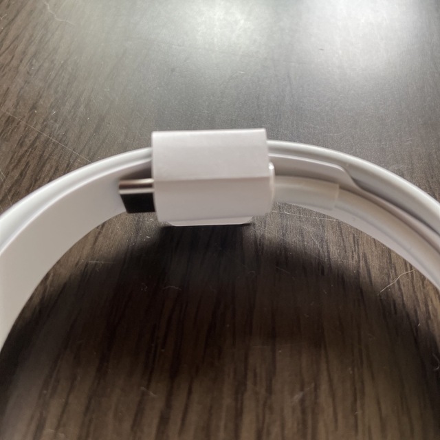 Apple(アップル)の【Apple純正】USB-C - Lightningケーブル（1 m）2個セット スマホ/家電/カメラのスマートフォン/携帯電話(バッテリー/充電器)の商品写真