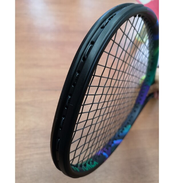 YONEX(ヨネックス)の【中古】美品　ヨネックス　Vコア プロ 100 300g スポーツ/アウトドアのテニス(ラケット)の商品写真