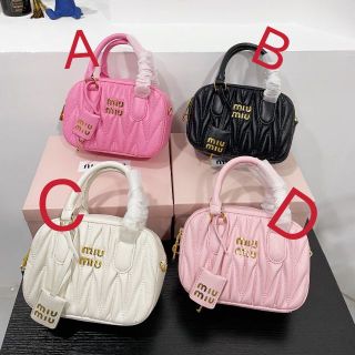 ミュウミュウ ショルダーバッグ(レディース)の通販 3,000点以上 ミュウミュウ ショルダーバッグ(レディース)の通販 3,000点以上