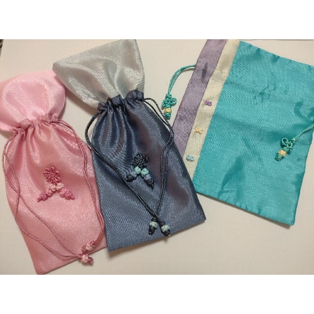 韓国製　袋2個　♡おまけつき♡ポジャギ 韓国伝統 レディースのファッション小物(ポーチ)の商品写真