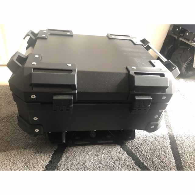 バイク用リアボックス リアボックス 25L アルミ製 簡単脱着 鍵2本付 四角-