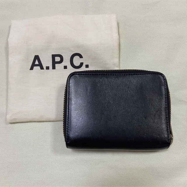 A.P.C(アーペーセー)のA.P.C. 折りたたみ財布　 レディースのファッション小物(財布)の商品写真
