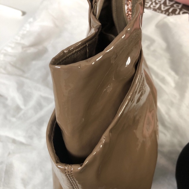 agnes b.(アニエスベー)の美品✨Agnes b. アニエスベー エナメルセミショルダーバッグ/トートバッグ レディースのバッグ(ショルダーバッグ)の商品写真