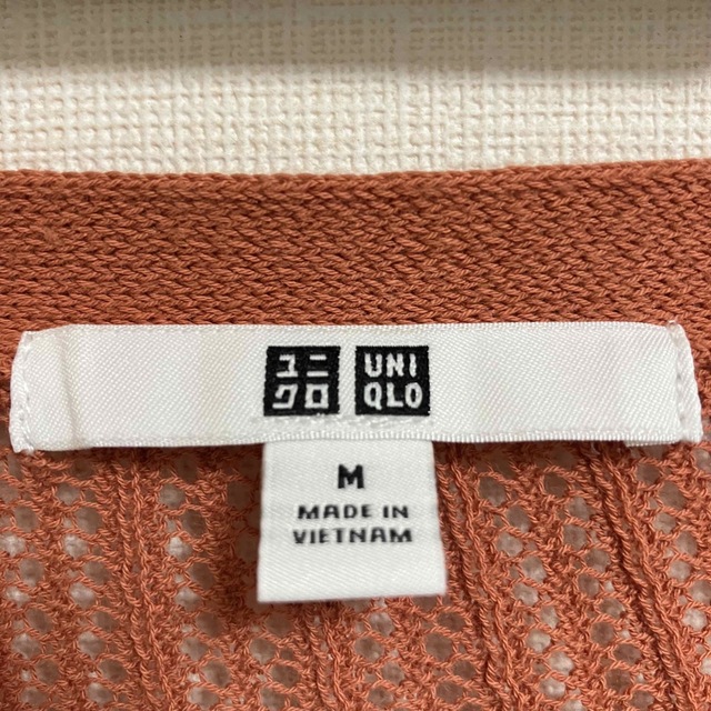 UNIQLO(ユニクロ)のUNIQLO 透け編みカーディガン　レトロオレンジ レディースのトップス(カーディガン)の商品写真