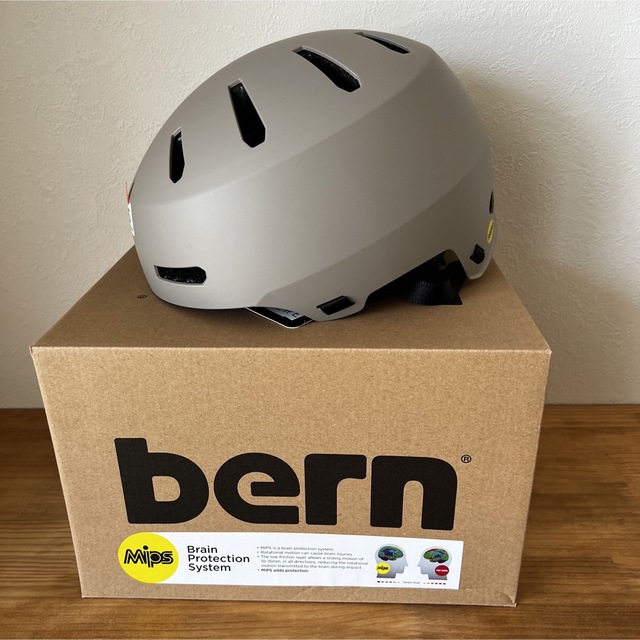 【新品】Bern Macon 2.0 MIPS　ヘルメット　Sサイズ