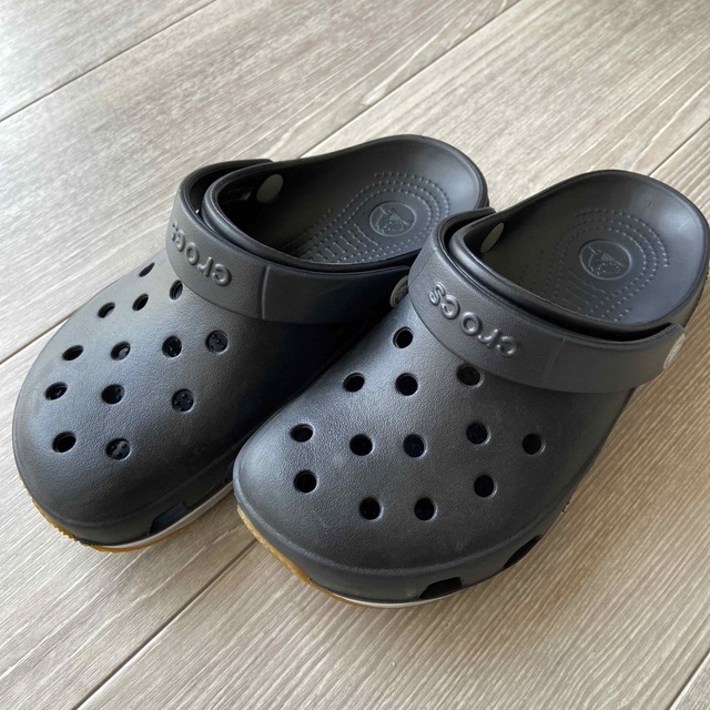 crocs(クロックス)のクロックス relaxed fit サンダル キッズ/ベビー/マタニティのキッズ靴/シューズ(15cm~)(サンダル)の商品写真