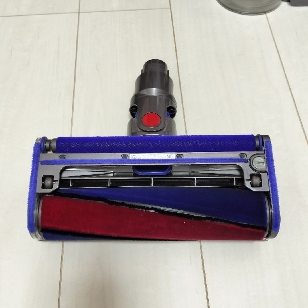 Dyson(ダイソン)のダイソンdyson v8 fluffy extra スマホ/家電/カメラの生活家電(掃除機)の商品写真