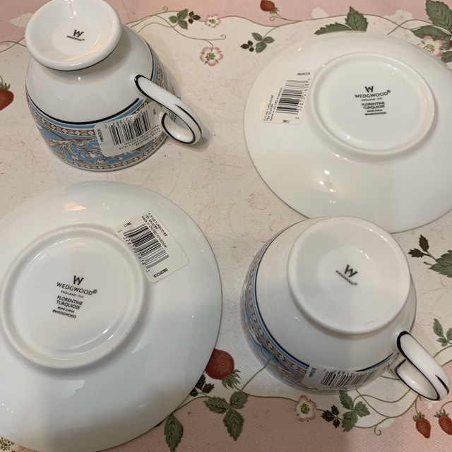 WEDGWOOD(ウェッジウッド)のシール付き　未使用　ウェッジウッド  フロレンティーン　ターコイズ　リーカップ インテリア/住まい/日用品のキッチン/食器(食器)の商品写真