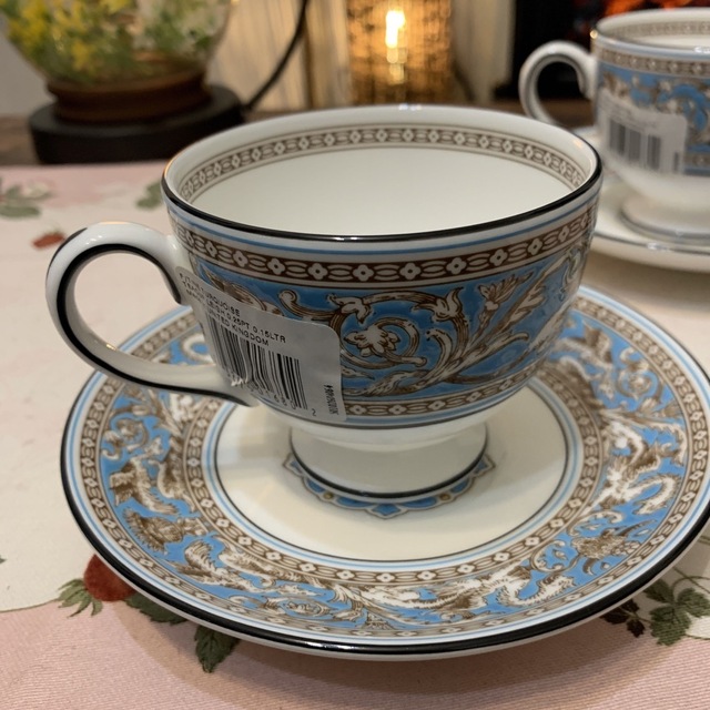 WEDGWOOD(ウェッジウッド)のシール付き　未使用　ウェッジウッド  フロレンティーン　ターコイズ　リーカップ インテリア/住まい/日用品のキッチン/食器(食器)の商品写真