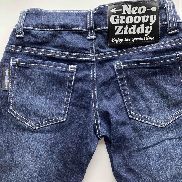 ZIDDY(ジディー)の140 やや薄手 ストレッチ ダメージデニム ZIDDY ベベ  キッズ/ベビー/マタニティのキッズ服男の子用(90cm~)(パンツ/スパッツ)の商品写真