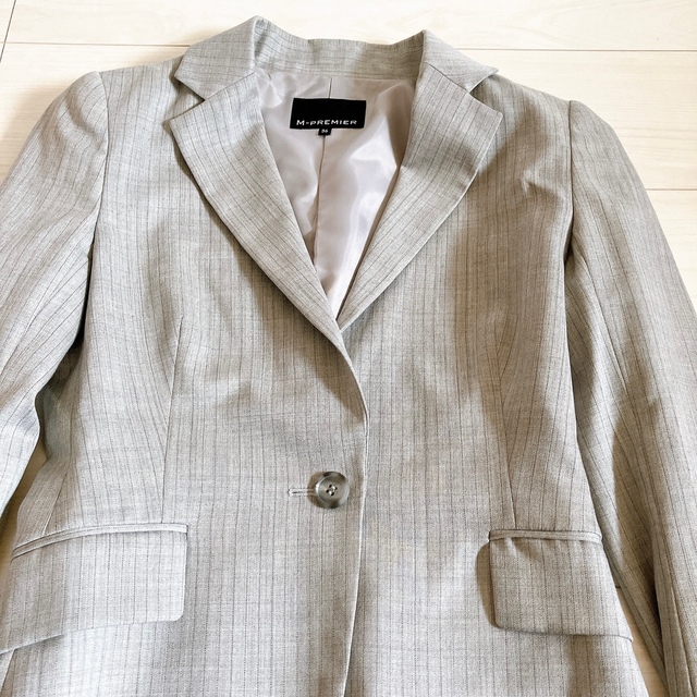 M-premier(エムプルミエ)のM-PREMIER パンツスーツ　薄手 レディースのフォーマル/ドレス(スーツ)の商品写真