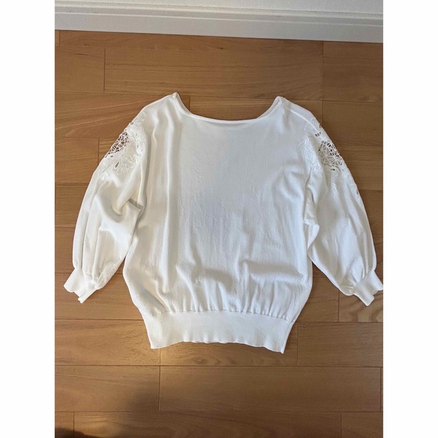 le.coeur blanc(ルクールブラン)のルクールブランの白のレース袖のサマーセーター　M 美品 レディースのトップス(ニット/セーター)の商品写真