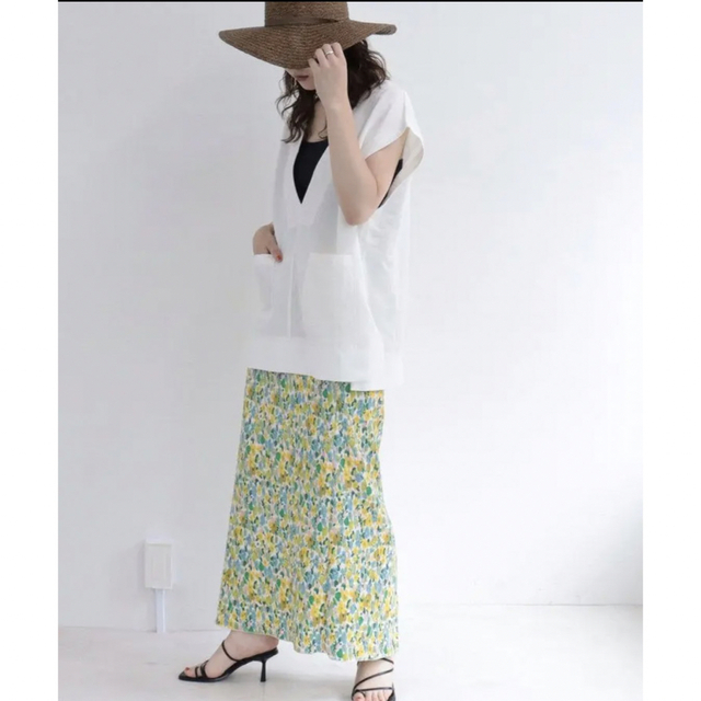 フラワープリント プリーツタイトスカート レディースのスカート(ロングスカート)の商品写真