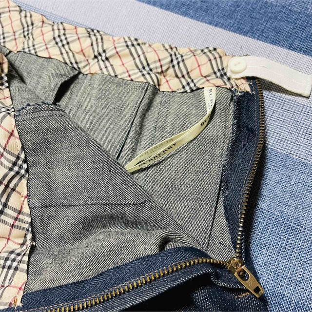 BURBERRY(バーバリー)の美品　美品　バーバリー　140cm デニムスカート　プリーツ キッズ/ベビー/マタニティのキッズ服女の子用(90cm~)(スカート)の商品写真