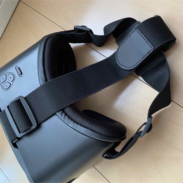 ELECOM(エレコム)のELECOM エレコム VR VRグラス P-VRGEI01BK 黒 スマホ スマホ/家電/カメラのスマホ/家電/カメラ その他(その他)の商品写真