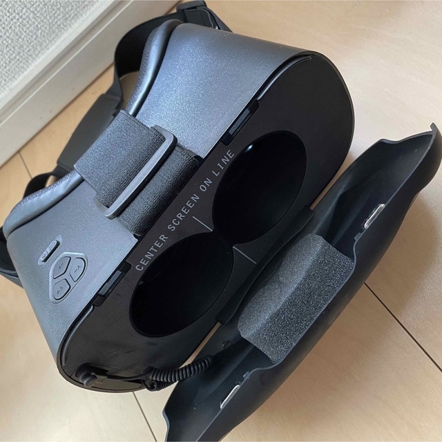 ELECOM(エレコム)のELECOM エレコム VR VRグラス P-VRGEI01BK 黒 スマホ スマホ/家電/カメラのスマホ/家電/カメラ その他(その他)の商品写真