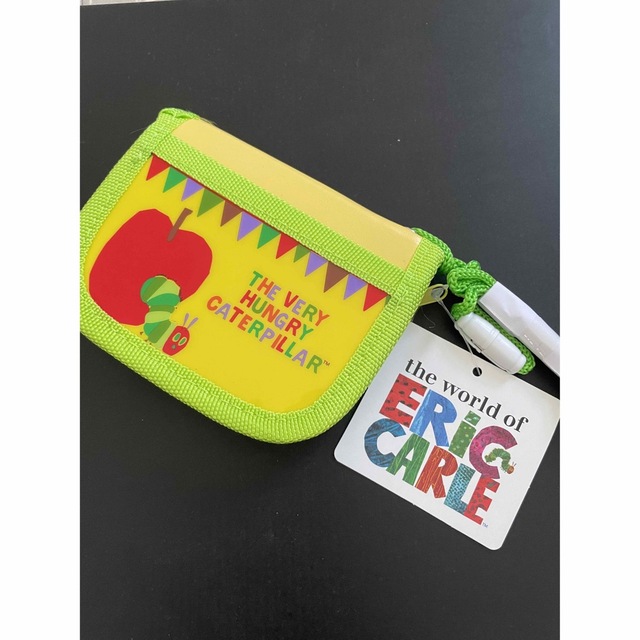 ERIC CARLE(エリックカール)の新品はらぺこあおむし財布■ヒモ付きウォレットエリックカール　幼稚園保育園 キッズ/ベビー/マタニティのこども用ファッション小物(財布)の商品写真