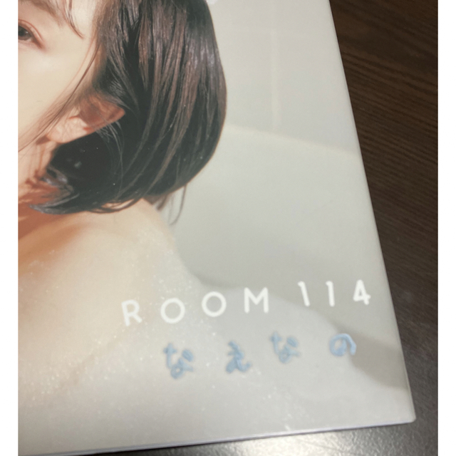 直筆サイン入り！LARME055＋なえなのphotobook「room114」 エンタメ/ホビーのタレントグッズ(アイドルグッズ)の商品写真