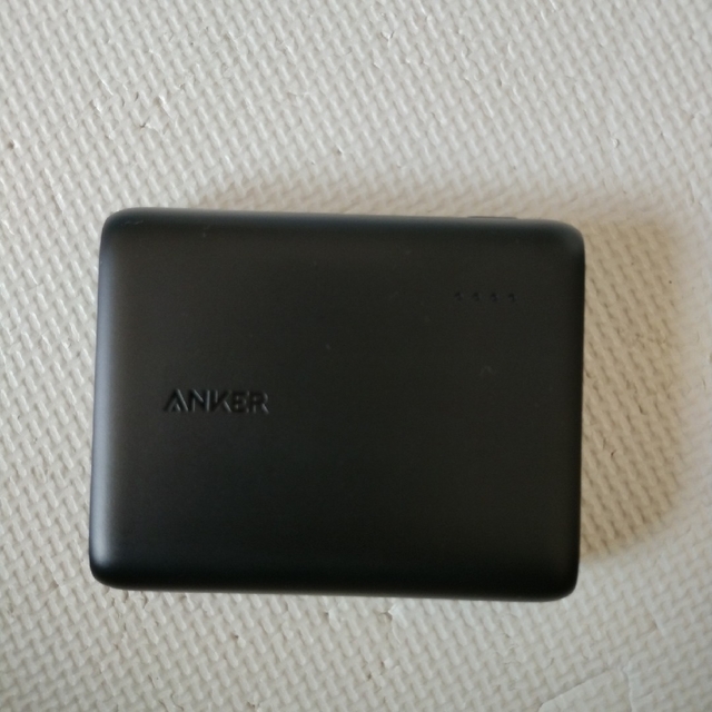 Anker(アンカー)の【柴様専用】Anker PowerCore 13000 スマホ/家電/カメラのスマートフォン/携帯電話(バッテリー/充電器)の商品写真