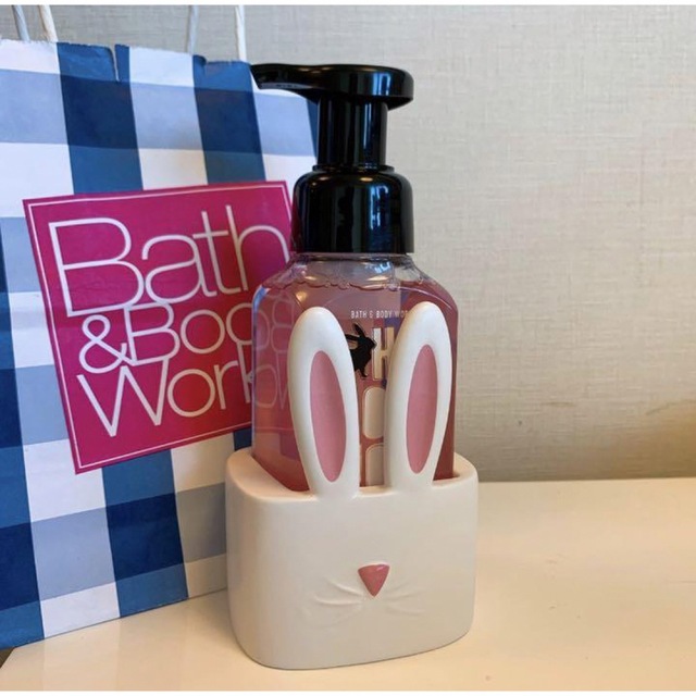 Bath & Body Works(バスアンドボディーワークス)の【新品】バスアンドボディワークス ソープホルダー バニー レディースのファッション小物(キーホルダー)の商品写真