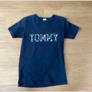 トミーヒルフィガー(TOMMY HILFIGER)のサイズSブラック　HILFIGER トミー・ヒルフィガー　Tシャツ(Tシャツ/カットソー(半袖/袖なし))