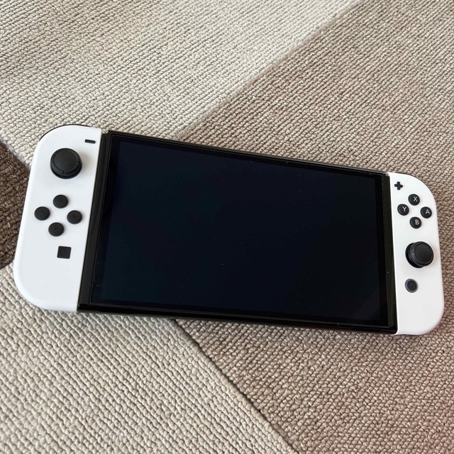 Nintendo Switch(ニンテンドースイッチ)のNintendo Switch 有機ELモデル  エンタメ/ホビーのゲームソフト/ゲーム機本体(家庭用ゲーム機本体)の商品写真