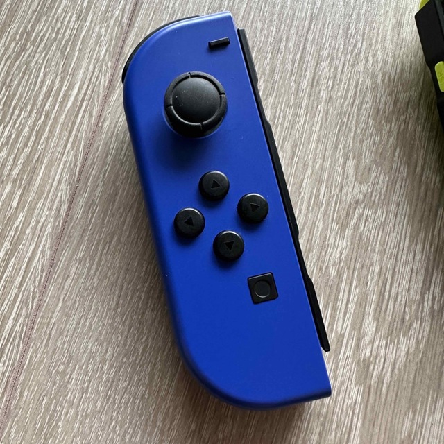 Nintendo Switch 任天堂 純正品 Joy-Con(L)ブルー/(R)ネオンイエローの通販 by ほぬ's  shop｜ニンテンドースイッチならラクマ