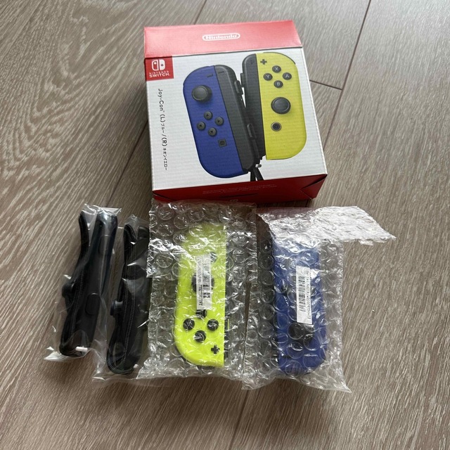 Nintendo Switch 任天堂 純正品 Joy-Con(L)ブルー/(R)ネオンイエローの通販 by ほぬ's  shop｜ニンテンドースイッチならラクマ