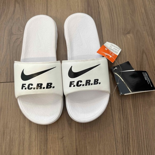 F.C.R.B.(エフシーアールビー)のFCRB NIKE べナッシ 26cm 未使用 メンズの靴/シューズ(サンダル)の商品写真