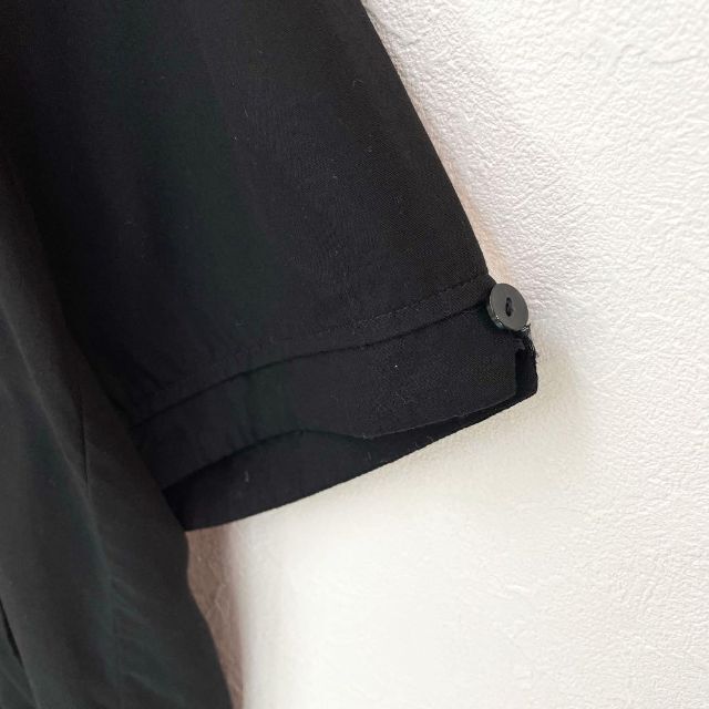 【入手困難】ブフト　bukht　カラーレス　ポケット　プリーツ　半袖シャツ　黒