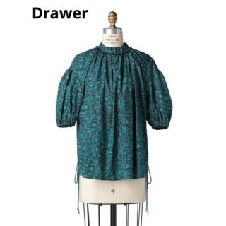 ドゥロワー(Drawer)の定価60500円★訳あり★Drawer★グリーンプリントギャザーブラウ(シャツ/ブラウス(半袖/袖なし))